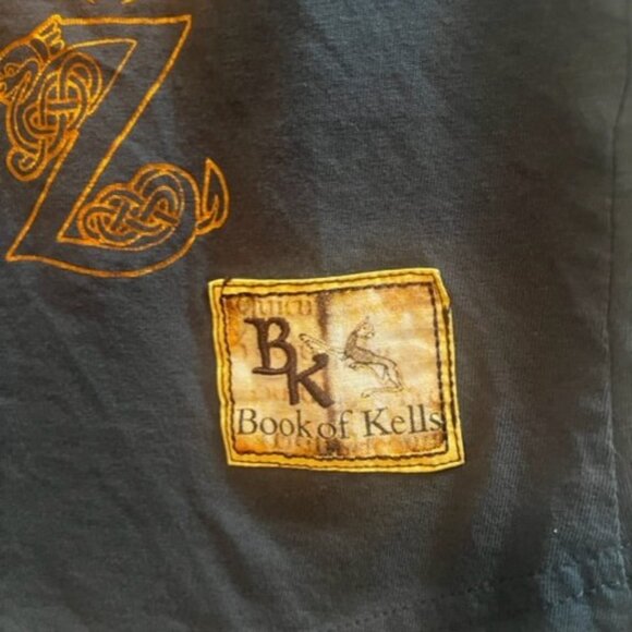 Book of Kells Foil Alphabet Celtic Knot T-shirt Women's Small - Picture 2 of 5